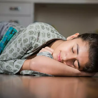Teens who stay up late have a higher risk of developing asthma and other allergies, finds study